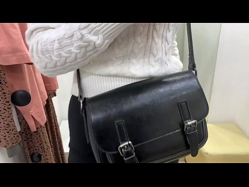 ❤️ ʻO ka masturbation lehulehu o FeralBerry ʻōpio me kahi dildo i loko o ka lumi kūpono ❌ Russian porn ia makou ❌❤
